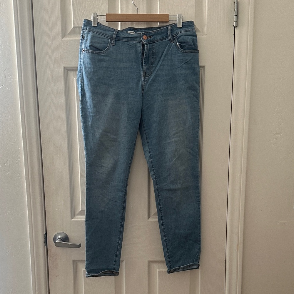 Old Navy Women's Skinny Jeans in Light Blue